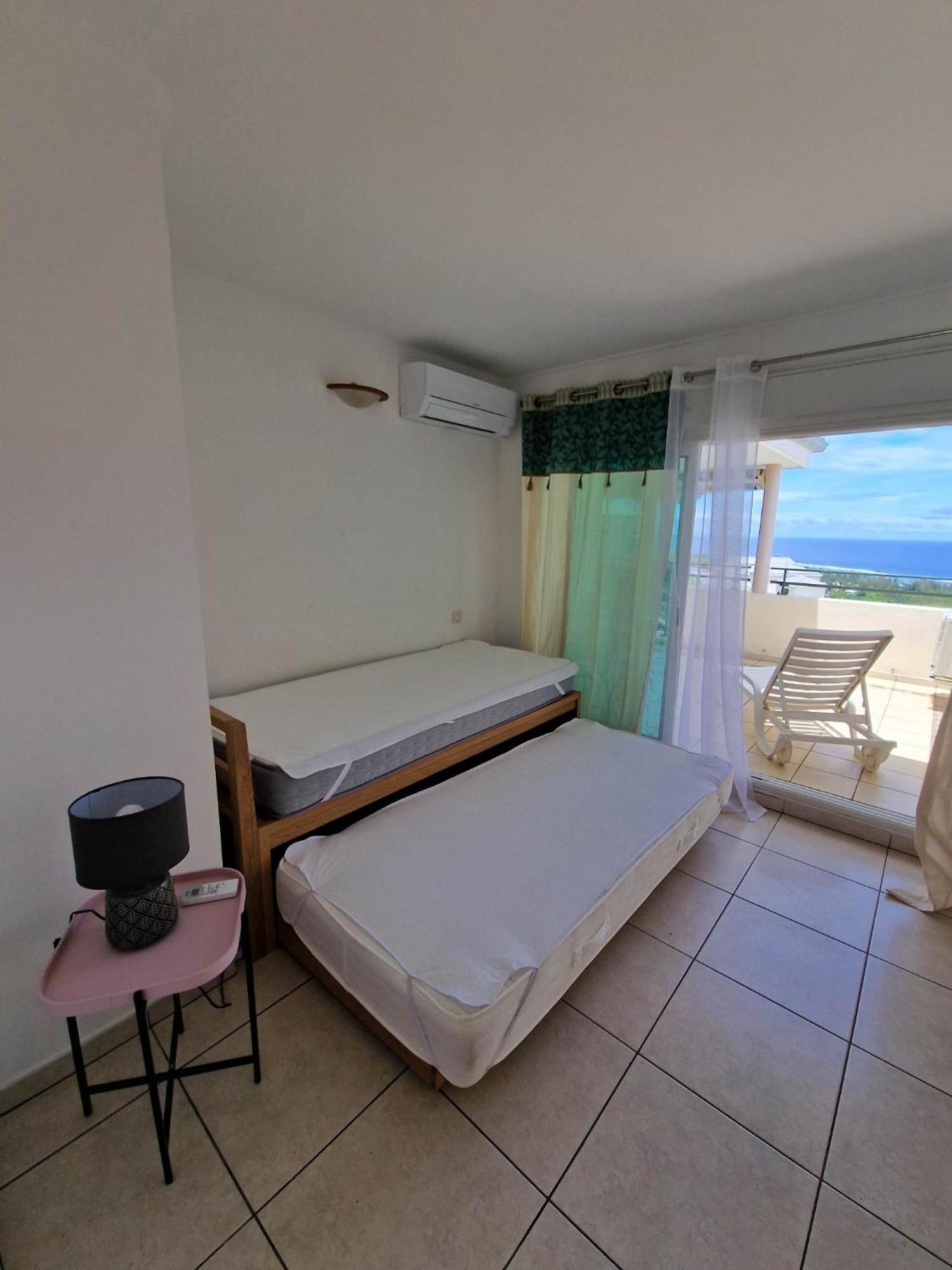Appartement Villa Sur Le Toit, Vue Mer Saint-Gilles-les-Bains Exterior foto