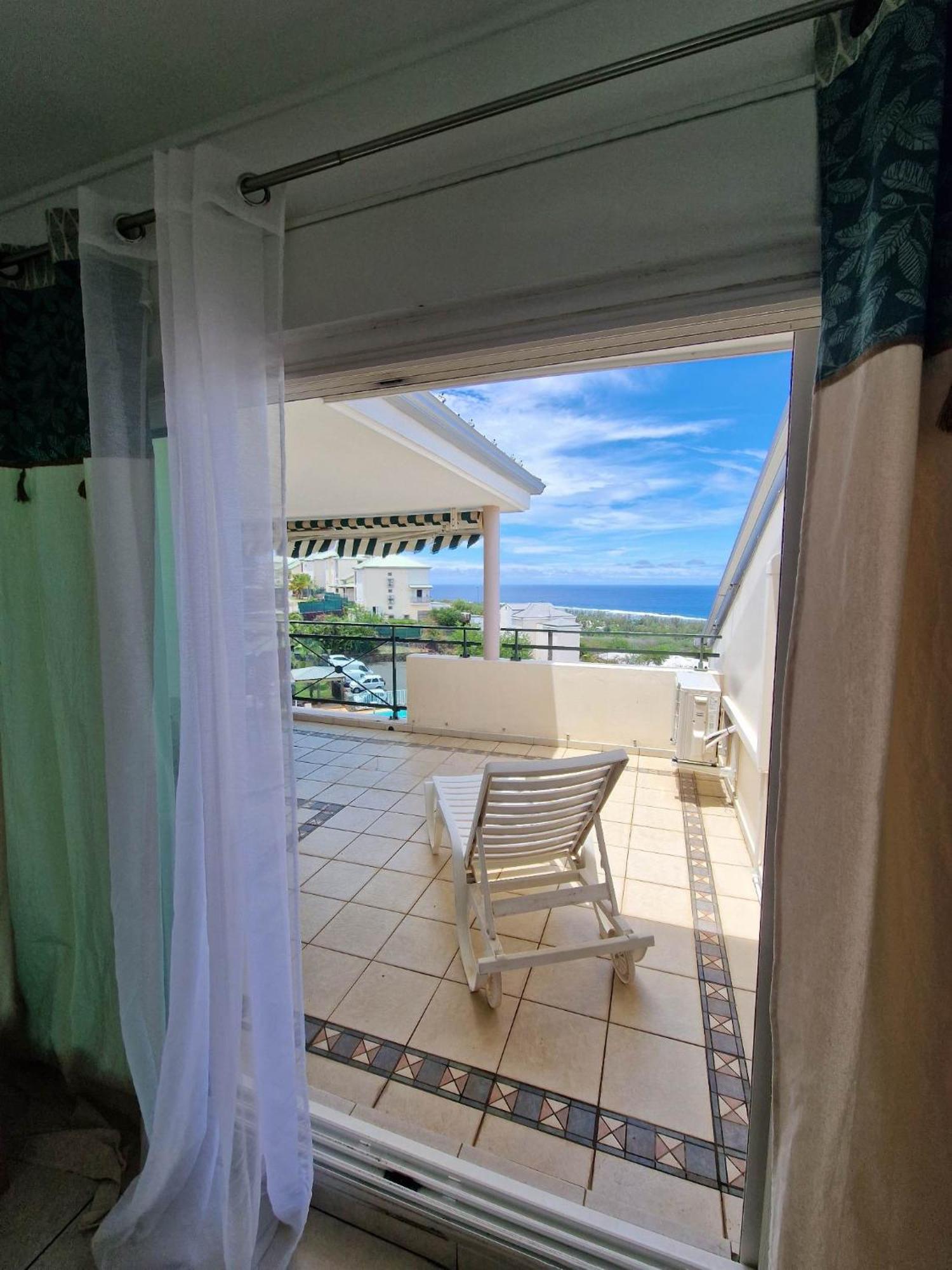 Appartement Villa Sur Le Toit, Vue Mer Saint-Gilles-les-Bains Exterior foto